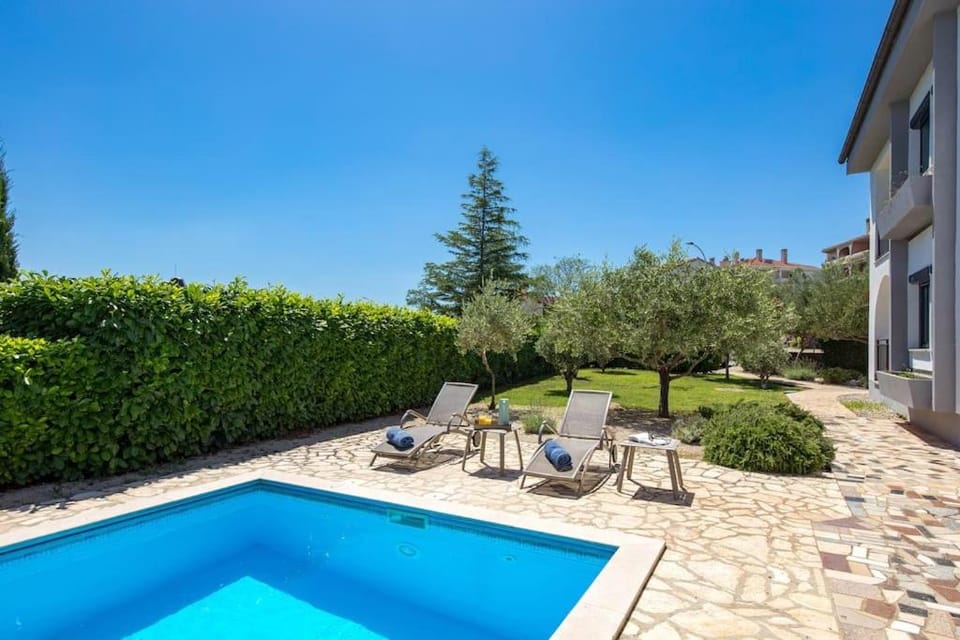 Pool view, Swimming pool