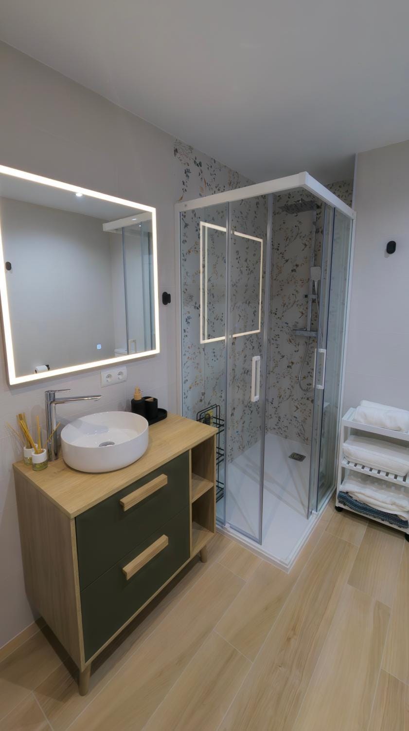 Shower, Bathroom