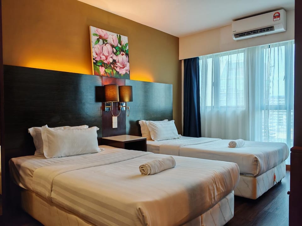 Bed, Photo of the whole room, Bedroom, towels, air conditioner