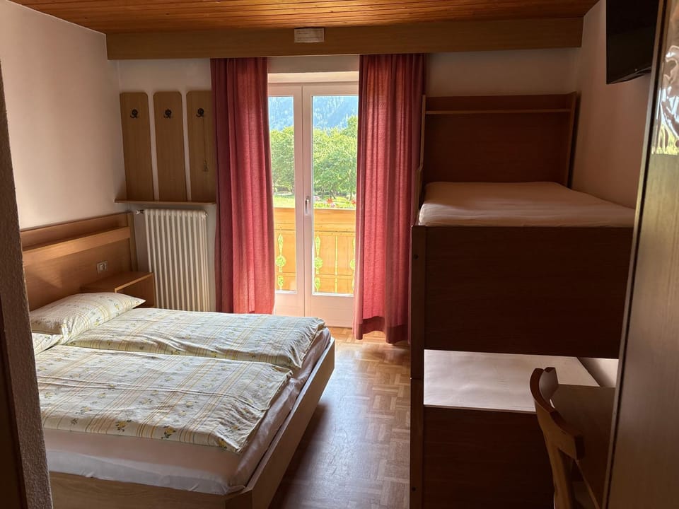 Bed, Photo of the whole room, Bedroom, bunk bed