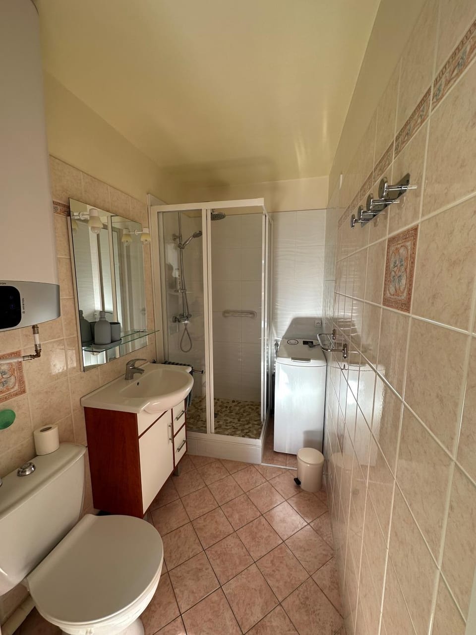 T2 cabine tout équipé, 300m mer Cabin in Bormes-les-Mimosas