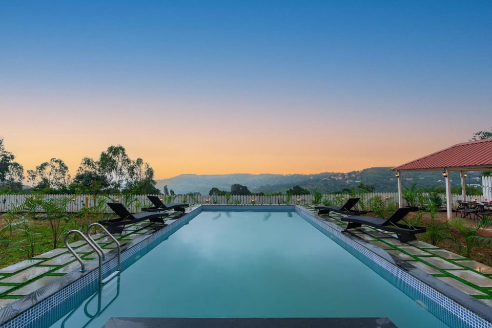 Day, Natural landscape, Mountain view, Pool view, Swimming pool, Sunrise, Sunset, sunbed