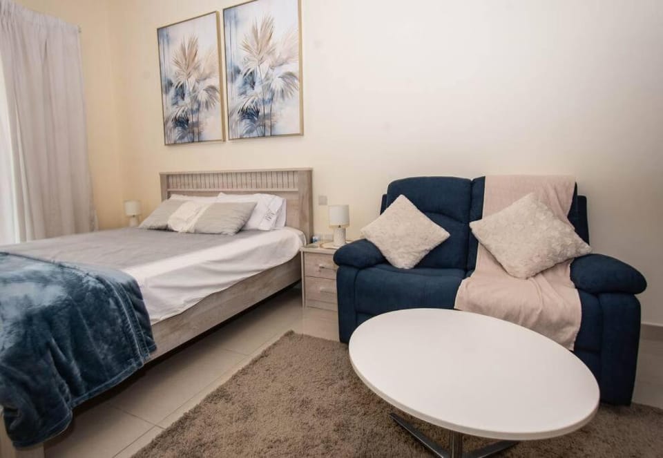 Seating area, Bedroom