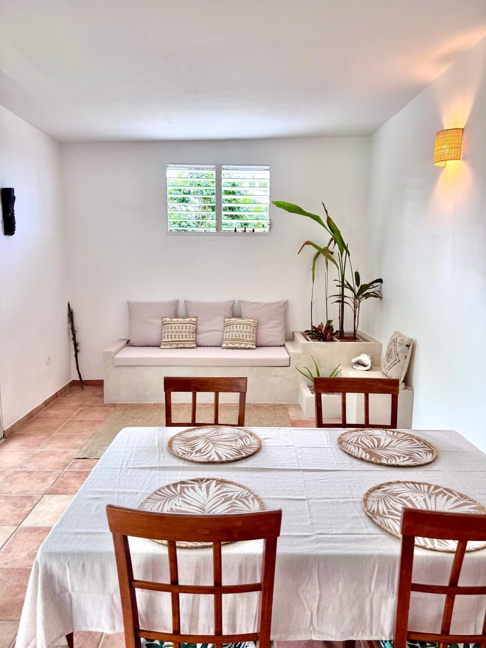 Living room, Dining area