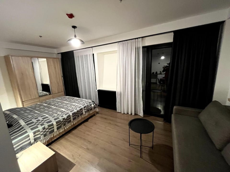 Bed, Seating area, Bedroom
