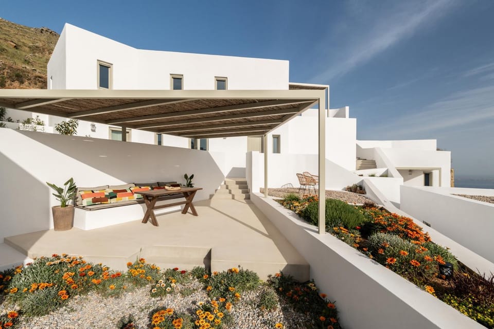 Nearby landmark, Summer, Garden, Balcony/Terrace, Beach, Evening entertainment, Landmark view, Sea view, Area and facilities, Entertainment, Location, Inner courtyard view