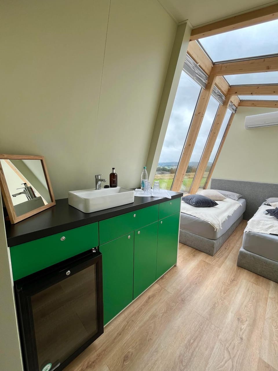 Photo of the whole room