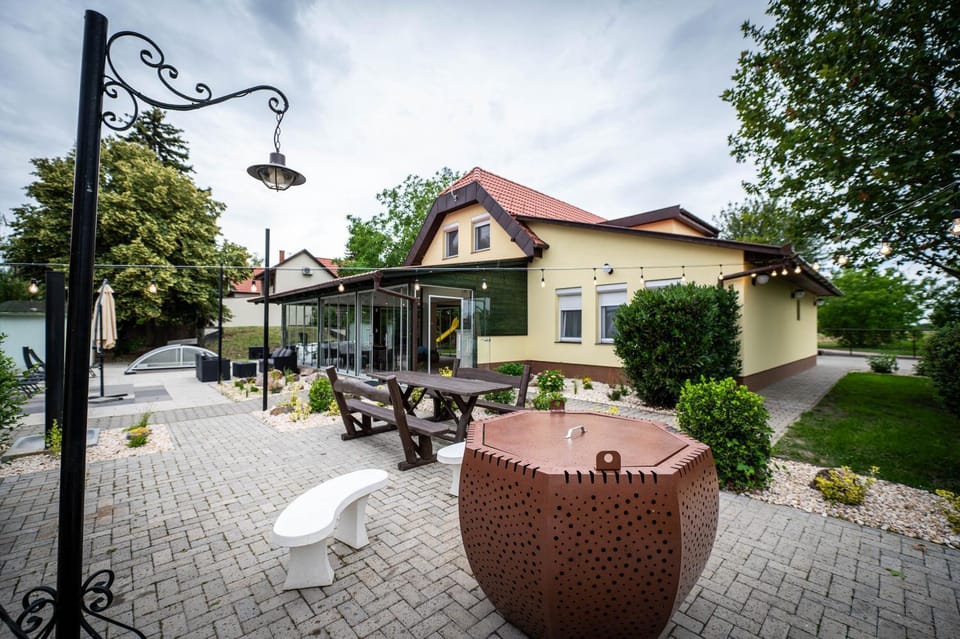Garden, Garden view