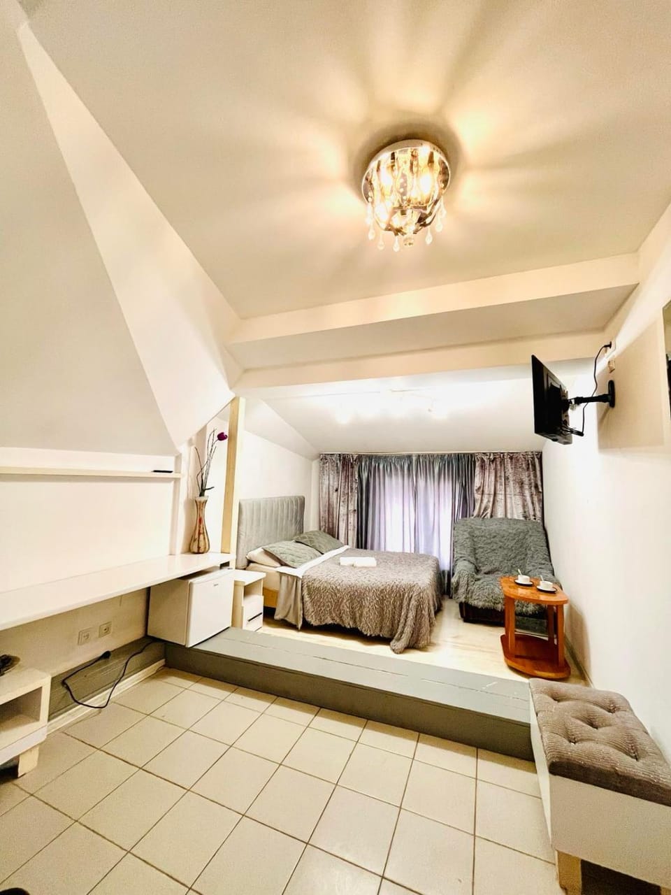 Bed, Photo of the whole room
