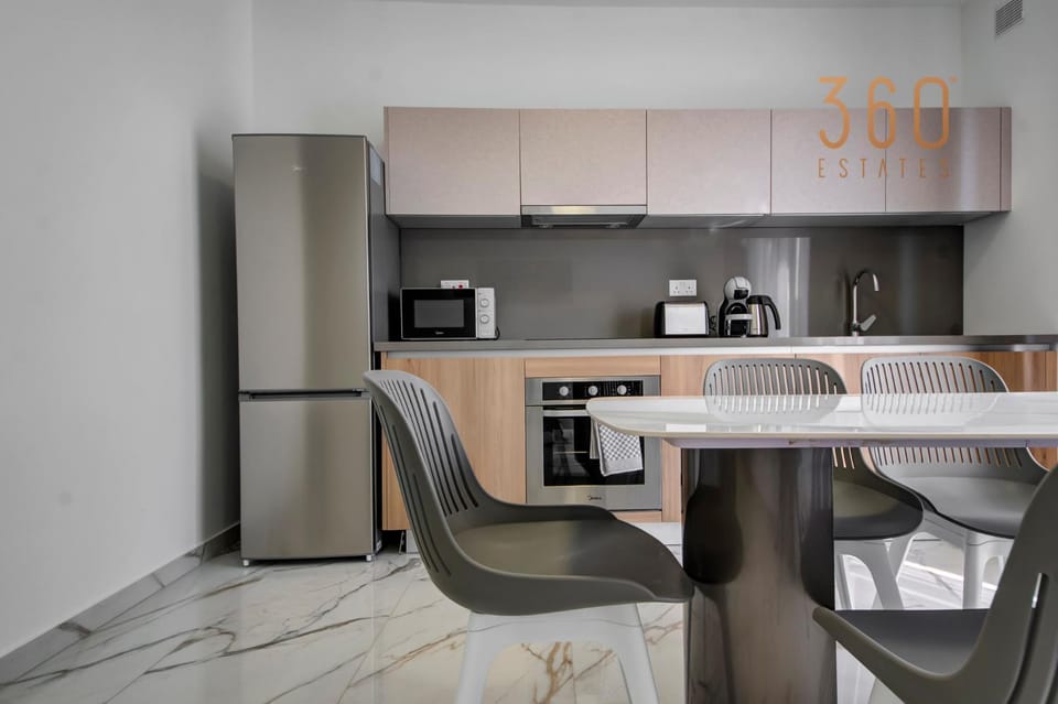 Coffee/tea facilities, Kitchen or kitchenette, Dining area, minibar, oven, pet friendly, stove, toaster