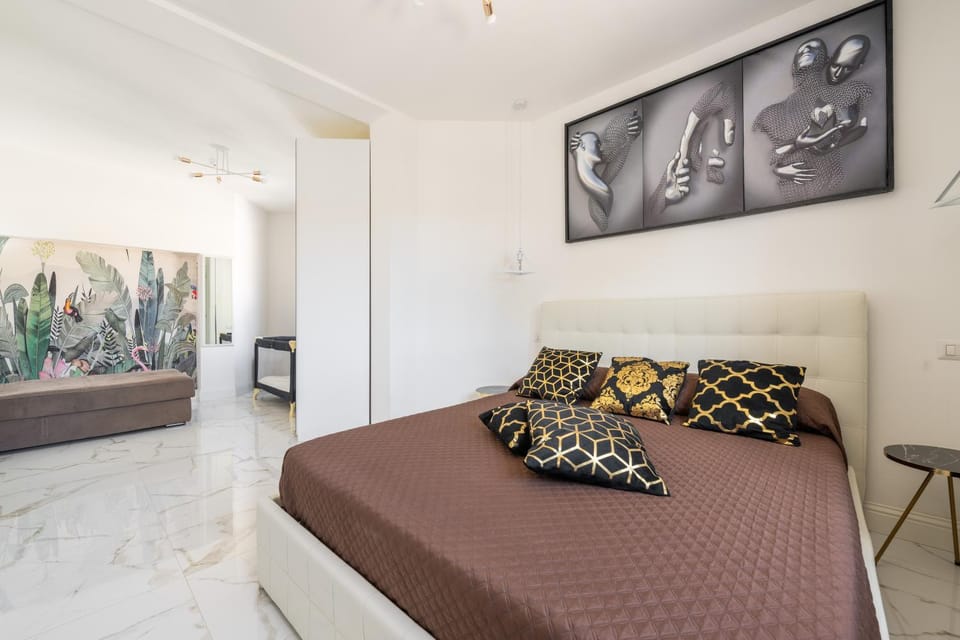 Living room, Bedroom