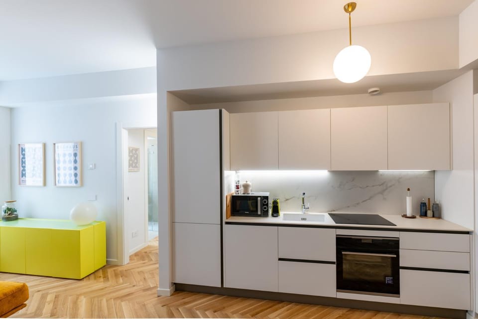 Kitchen or kitchenette, Living room, Seating area, oven, stove
