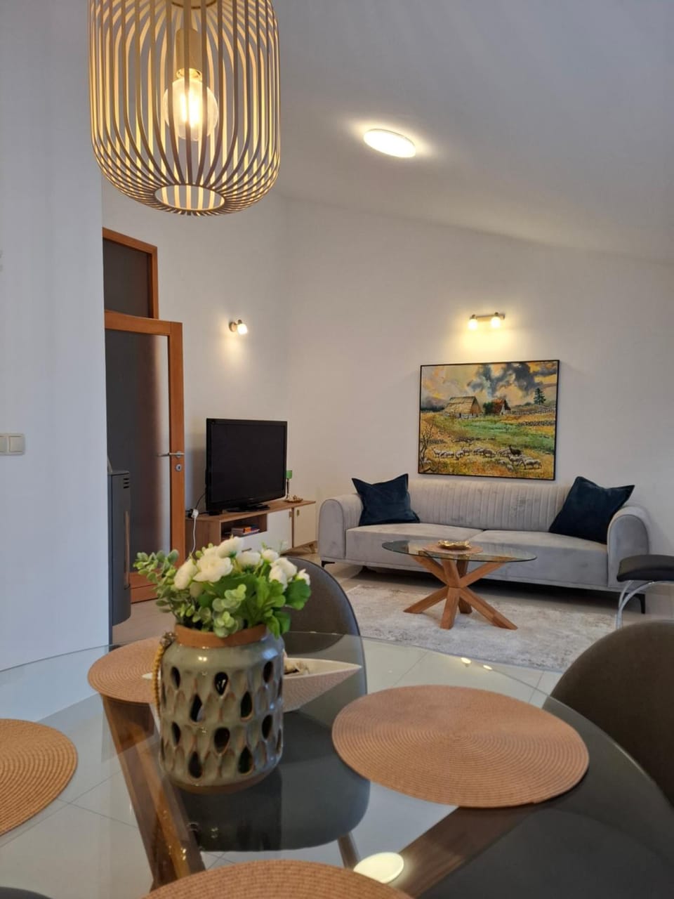 Communal lounge/ TV room, TV and multimedia, Living room, Seating area