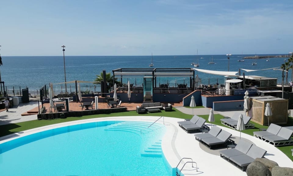 Sand House Doñana - Free beach club access to Kai Club Apartment in Patalavaca