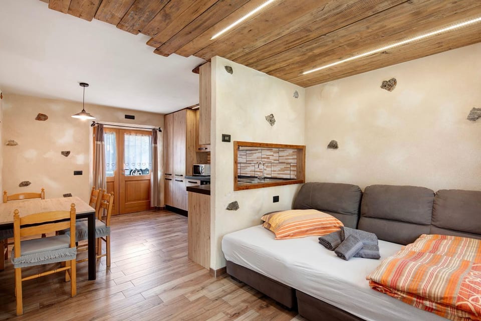 Property building, Living room, Bedroom