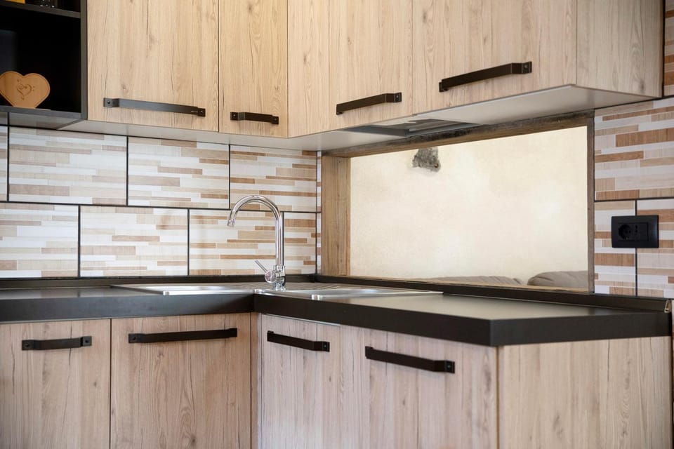 Kitchen or kitchenette, Living room