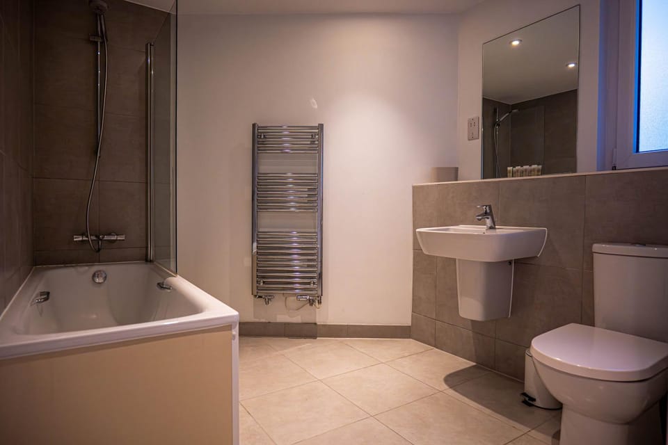 Convenient 2 Bedroom Apartment in Crawley Apartment in Crawley