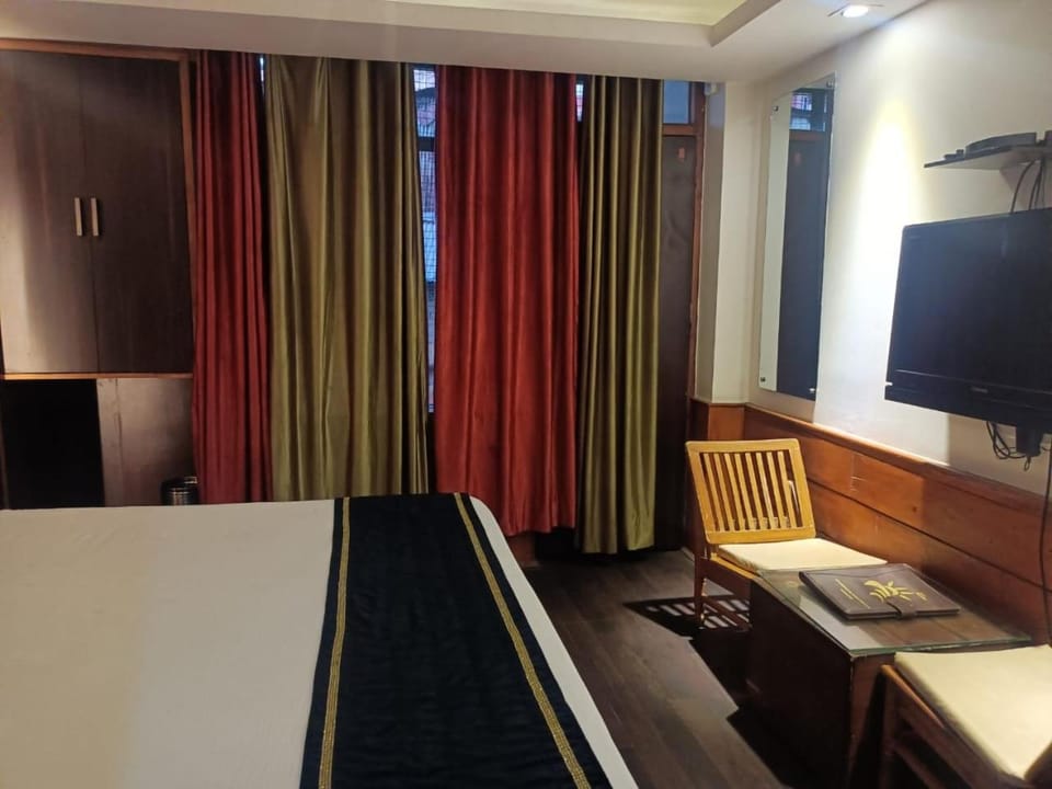 zoz sm7 Hotel in Shimla