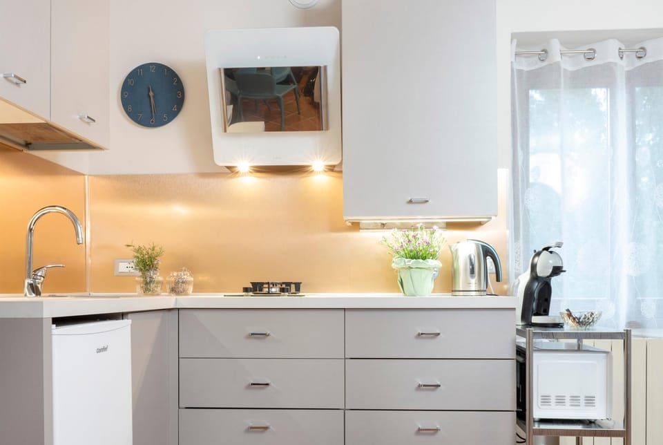 Kitchen or kitchenette, kitchen