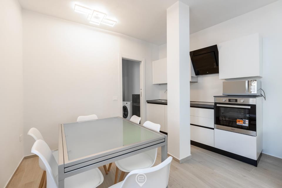 Estay - White Magnolia - AirCon - WiFi - Parking Apartment in Oristano