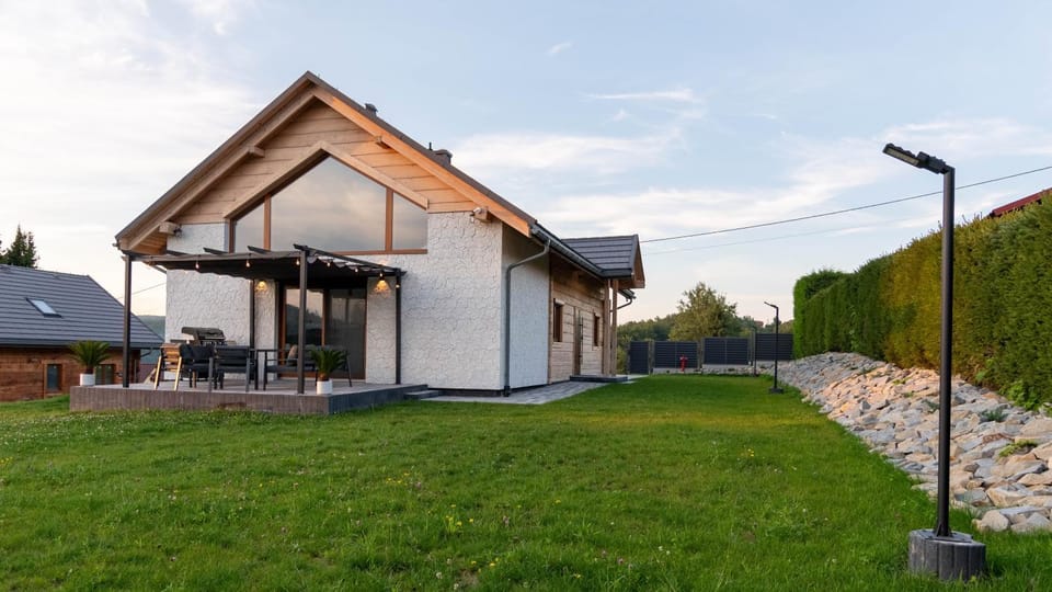 Property building, Spring, Day, Natural landscape, Garden, Garden, Garden view