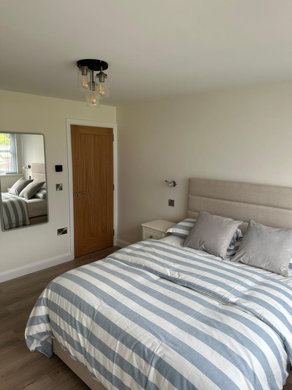 Bedroom, wardrobe