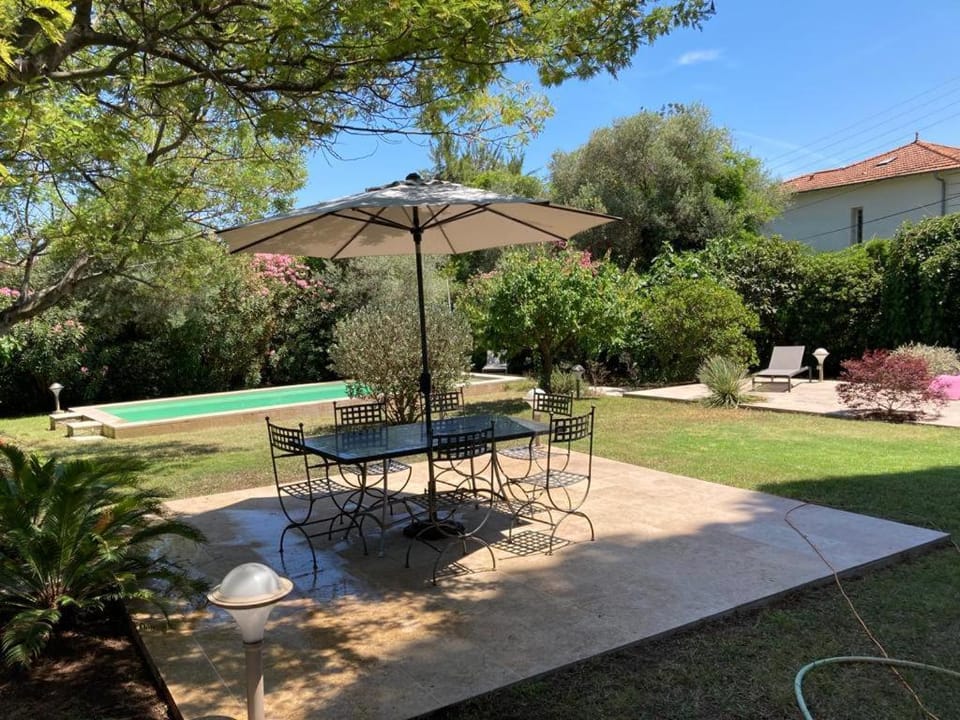 magnifique villa avec piscine Villa in Antibes