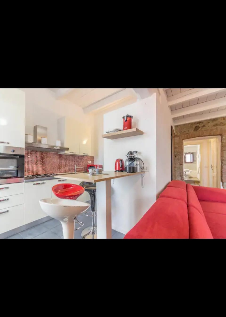 Kitchen or kitchenette, Living room, Seating area