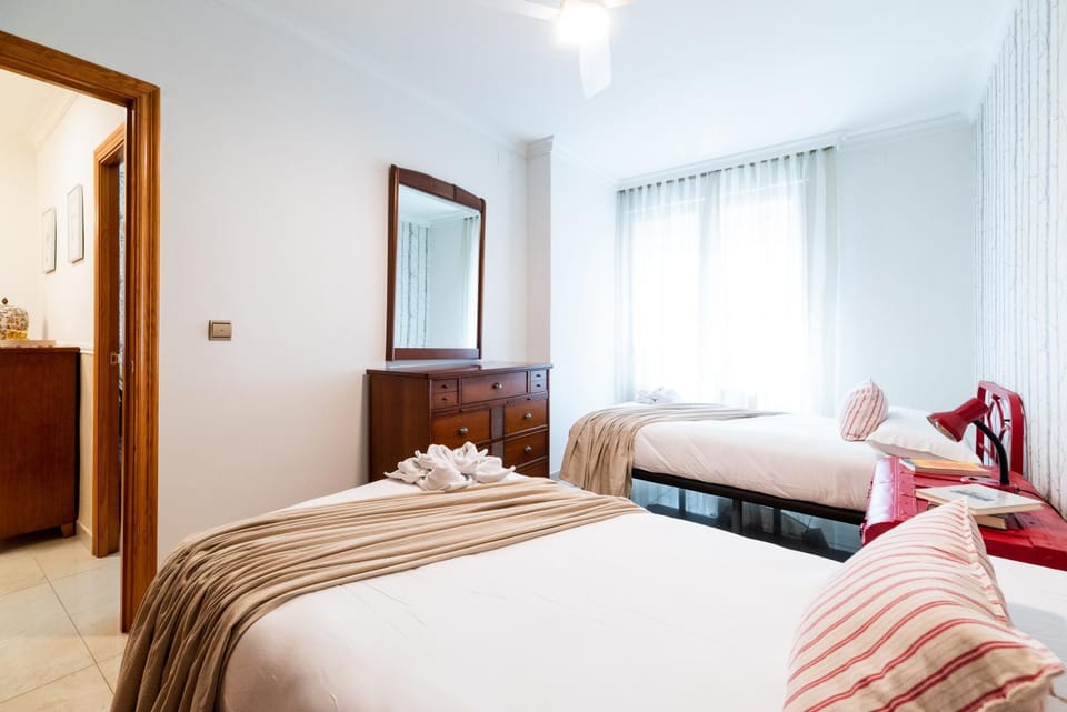 Wekey Homes Centrico y Familiar, Parking Incluido Apartment in Granada