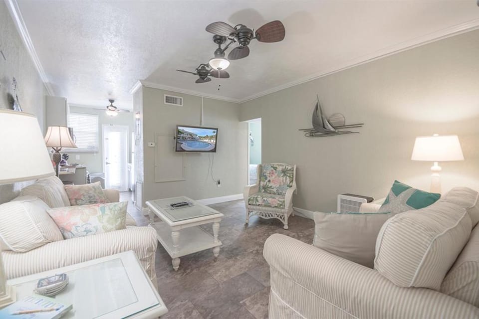 Clearwater Beach Suites #105 Resort in Clearwater Beach