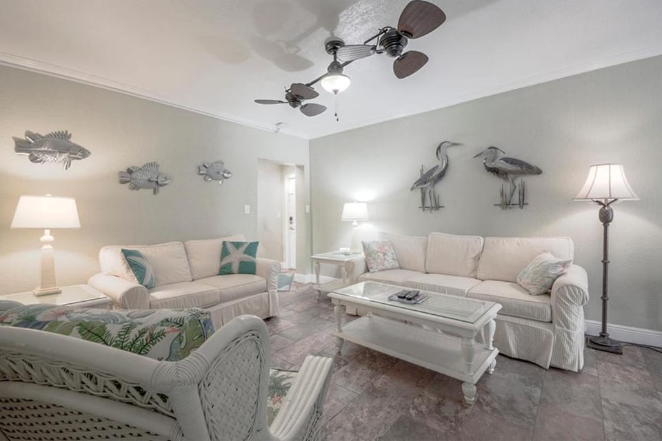 Clearwater Beach Suites #105 Resort in Clearwater Beach