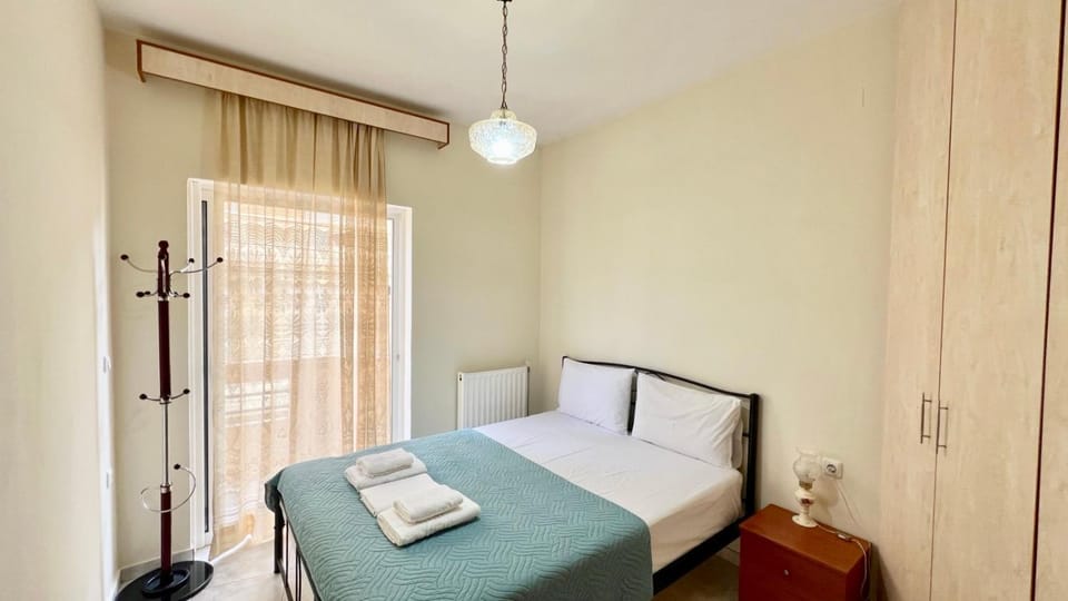 Bed, Photo of the whole room, Bedroom, towels, wardrobe