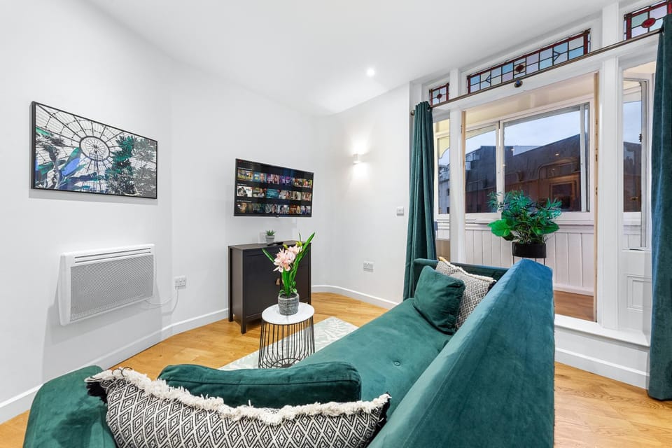 Comfy Flat in Staines Apartment in Staines-upon-Thames