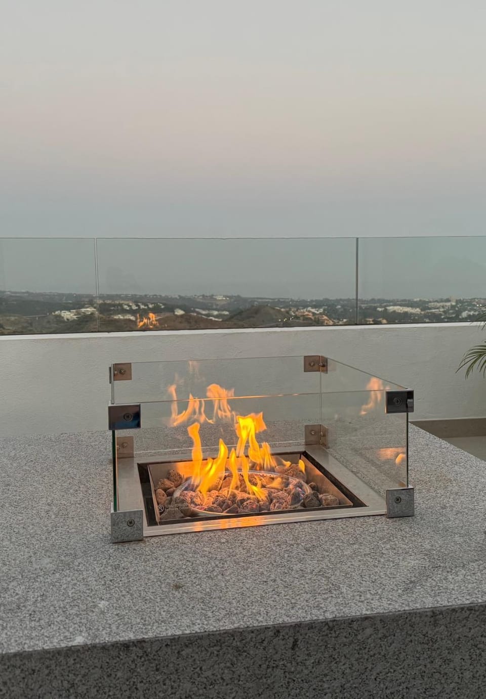 Natural landscape, BBQ facilities, Sea view, fireplace, fireplace