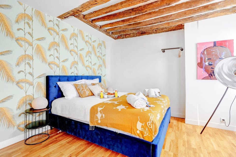 Bed, Bedroom, towels
