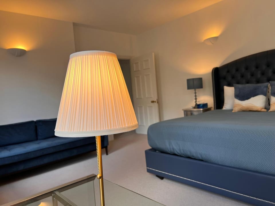 3 Bed Apartment Sleeps 6 - Free Parking Wifi Apartment in London