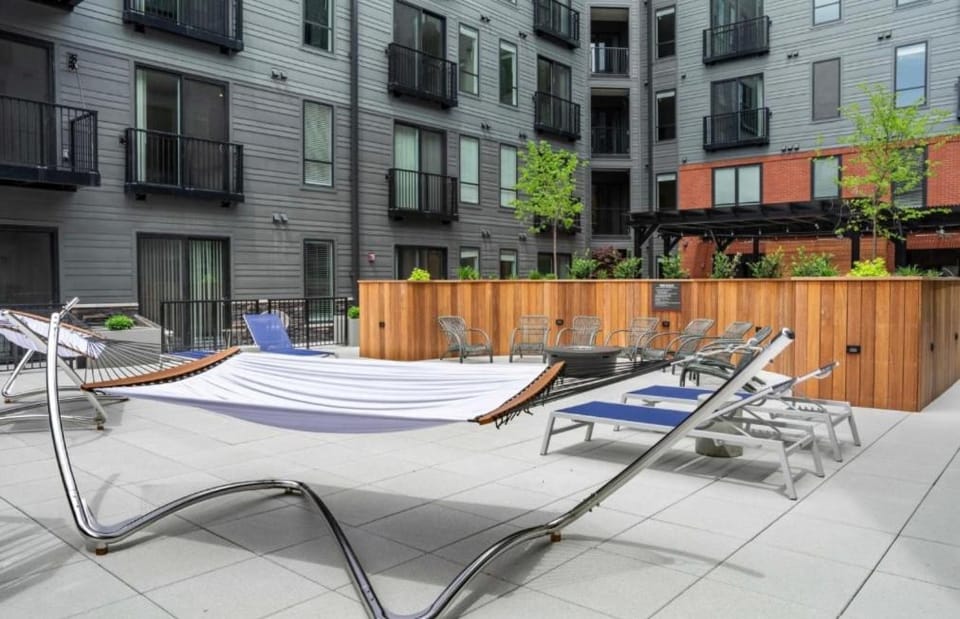 Ballpark Spruce Studio Apartment in Saint Louis