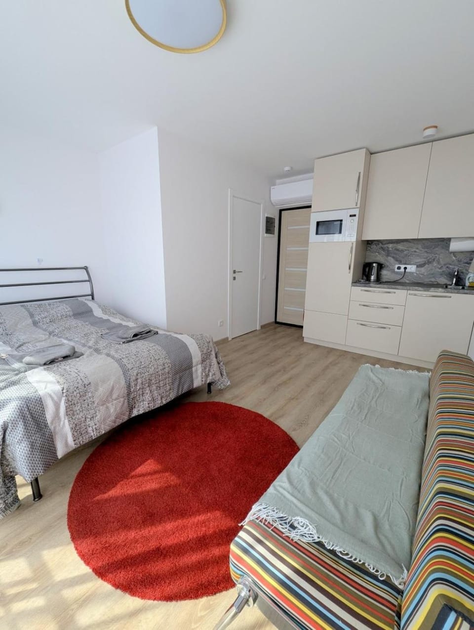 Bed, Kitchen or kitchenette, Living room, Photo of the whole room, Seating area, Bedroom, minibar, stove
