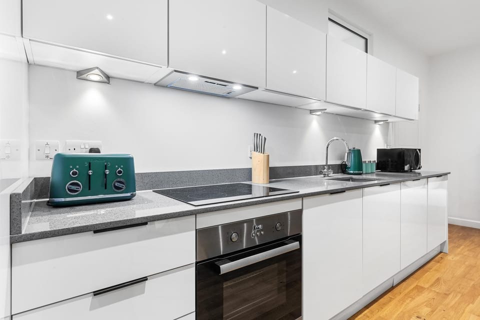 Stylish Studio in Staines Apartment in Staines-upon-Thames