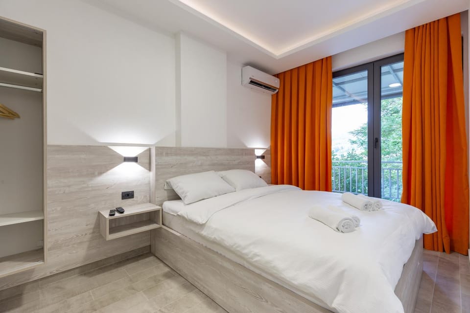 Bed, Bedroom, air conditioner