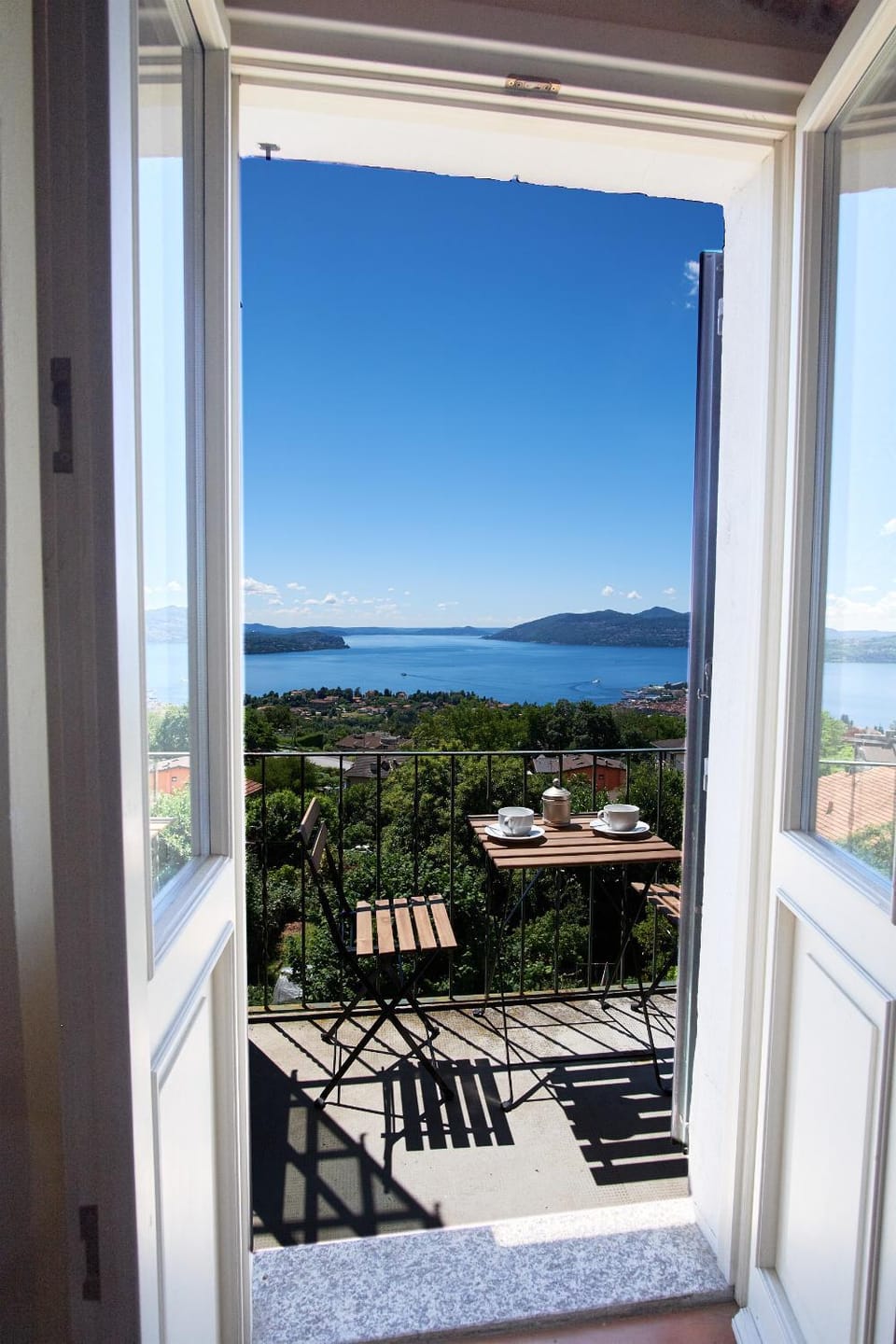 Balcony/Terrace, Lake view