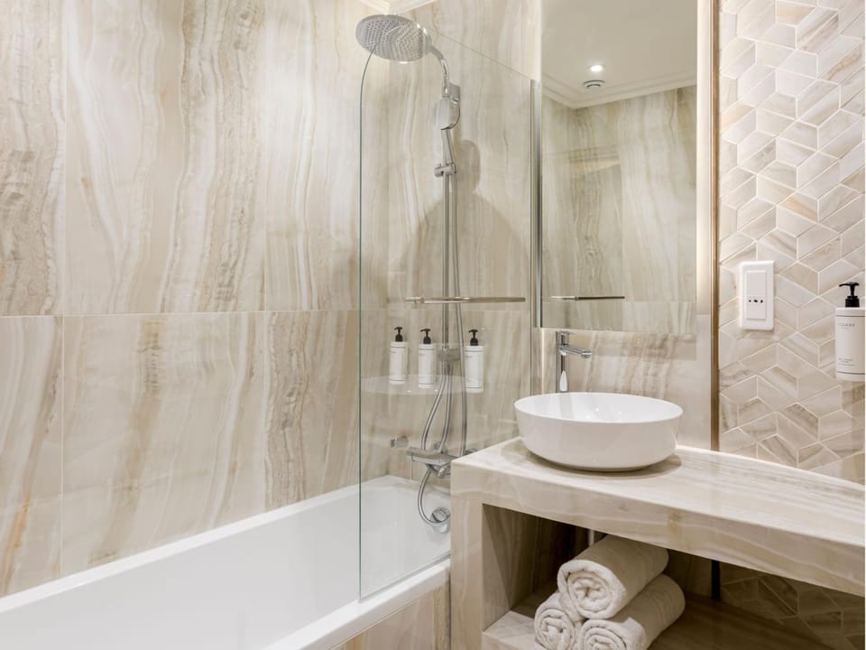 Shower, Bathroom, Bath, towels