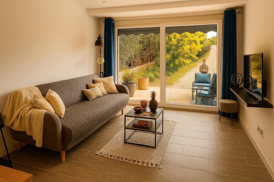 T2 cuisine équipée, jardin et parking privé, proche Avignon Apartment in Villeneuve-lès-Avignon