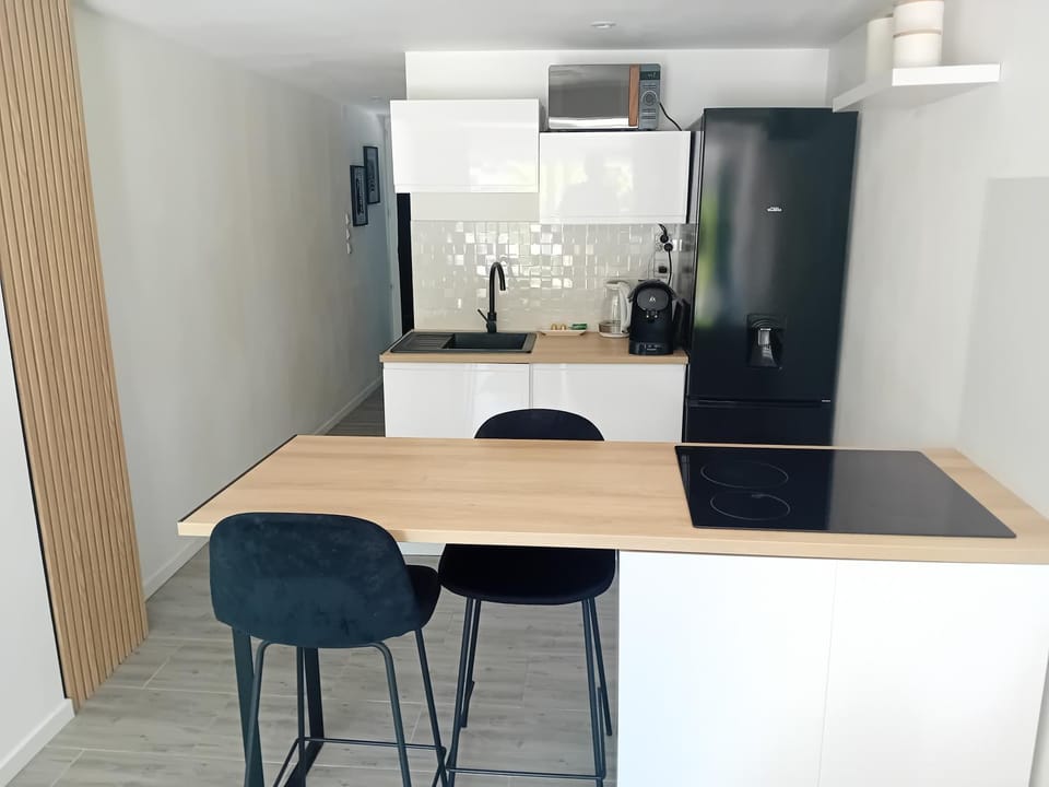 T2 avec extérieur et parking - Quartier pavillonaire calme -Proche commerces et bus - Avignon à 5 min Apartment in Villeneuve-lès-Avignon