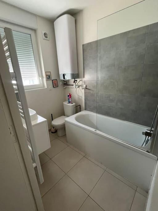 Toilet, Bathroom, Bath, towels