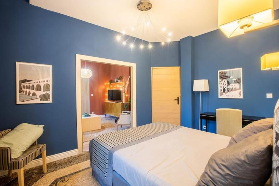La suite 2 pièces lit queen size entrée privée Apartment in Nimes