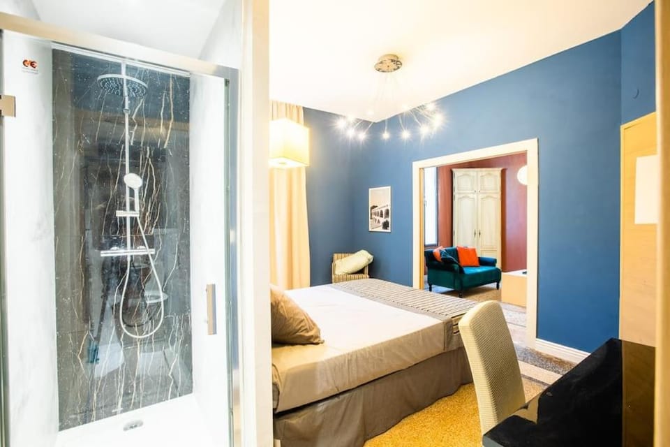 La suite 2 pièces lit queen size entrée privée Apartment in Nimes