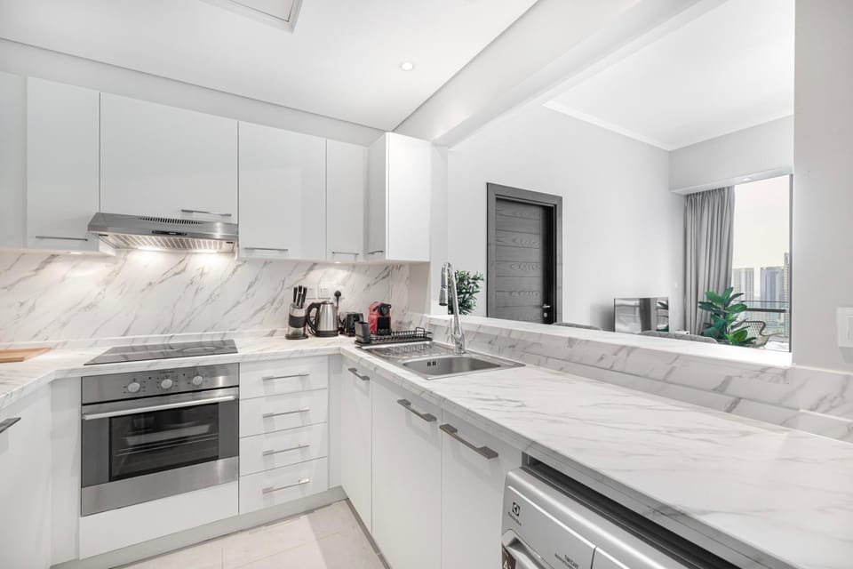 Coffee/tea facilities, Kitchen or kitchenette, dishwasher, oven, stove, toaster