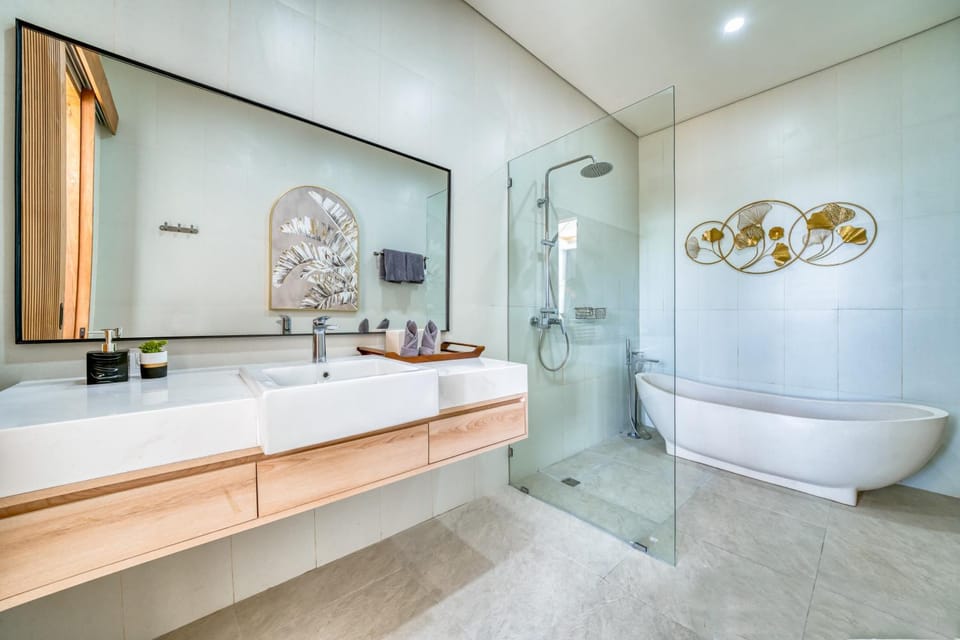 Shower, Toilet, Bathroom, Bath, towels