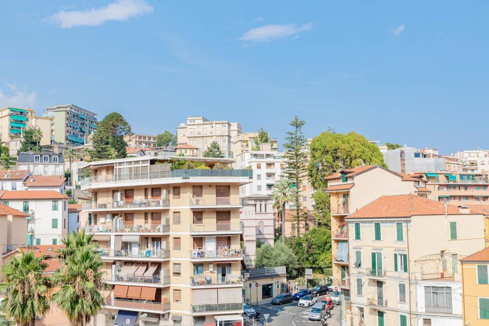Property building, Day, Neighbourhood, Natural landscape, City view, Location